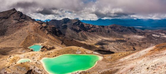Hiking in volcanic areas New Zealand, Tongariro Alpine Crossing volcanic trail, New Zealand active volcanoes hiking
